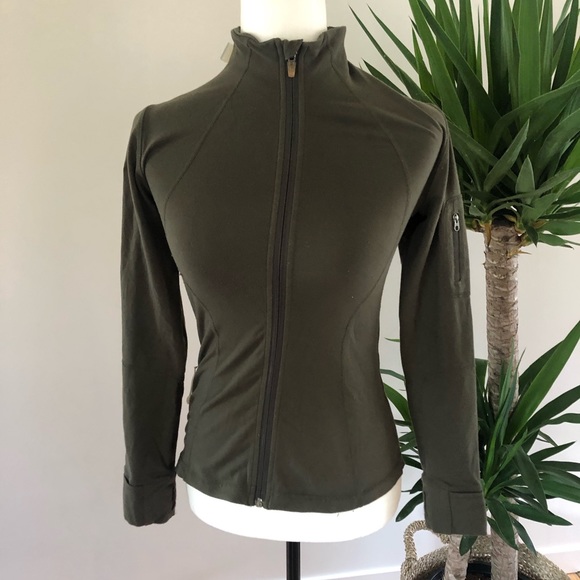 LULULEMON ARMY GREEN ZIPPER RUNNERS JACKET